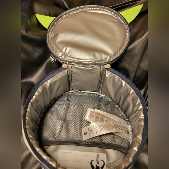 New Disney's Star Wars mandolorian lunch box - Picture 3 of 6